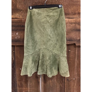 Women’s luxury, green leather full length skirt by Danier leather. Size 0
